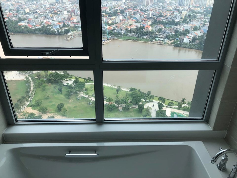 Cho thuê căn 4PN tòa Park 3 Vinhomes Central Park. Giá 2800$/tháng. Lh: 0789625847